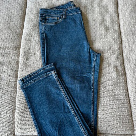 Jean bleu - Picture 1 of 2
